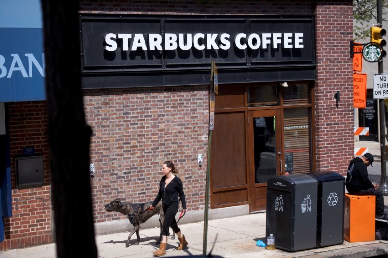 Civil Rights Advisers Hope Starbucks Anti Bias Training Sets Example Canadian Hr Reporter